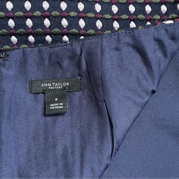 Ann Taylor Geometric Pattern Straight Skirt sz 8 - Picture 2 of 12